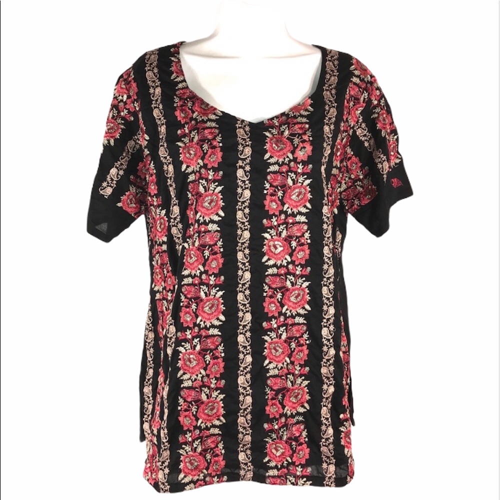 Beautiful Embroidered Floral Top, size 1X